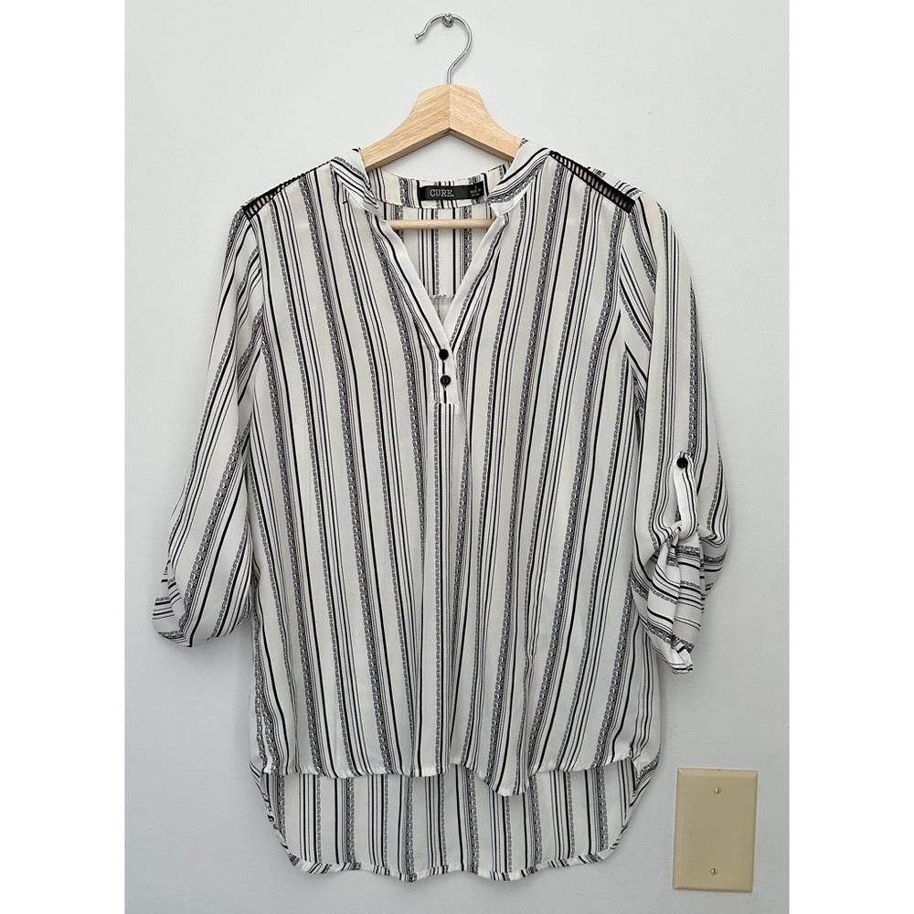 Cure Black and White Print Pullover Blouse Top